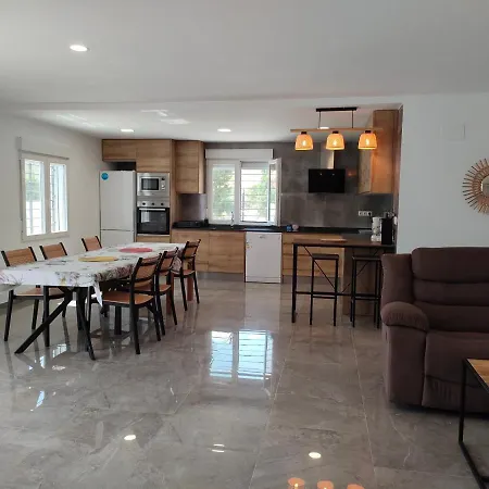 Con Piscina Climatizada Y Barbacoa A 10 Km De Alicante Y Playas, 3000 M2 De Terreno Elche