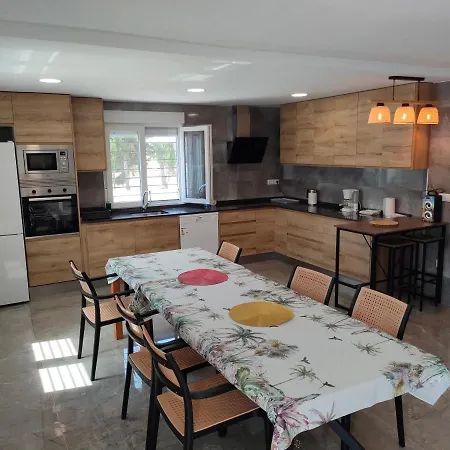 Villa Con Piscina Climatizada Y Barbacoa A 10 Km De Alicante Y Playas, 3000 M2 De Terreno Elche