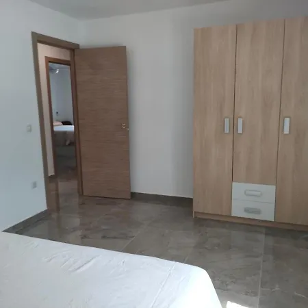 Con Piscina Climatizada Y Barbacoa A 10 Km De Alicante Y Playas, 3000 M2 De Terreno Elche