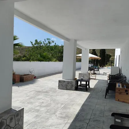 Con Piscina Climatizada Y Barbacoa A 10 Km De Alicante Y Playas, 3000 M2 De Terreno * Elche