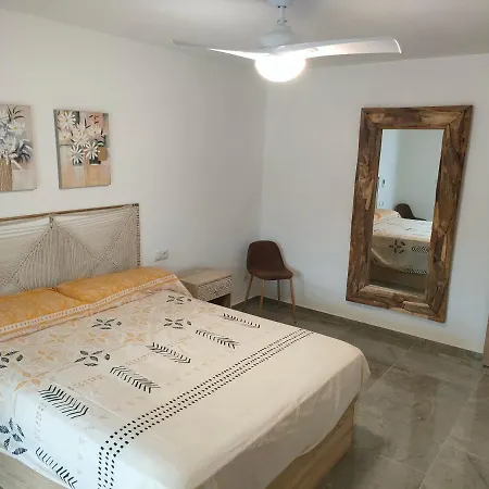 Villa Con Piscina Climatizada Y Barbacoa A 10 Km De Alicante Y Playas, 3000 M2 De Terreno