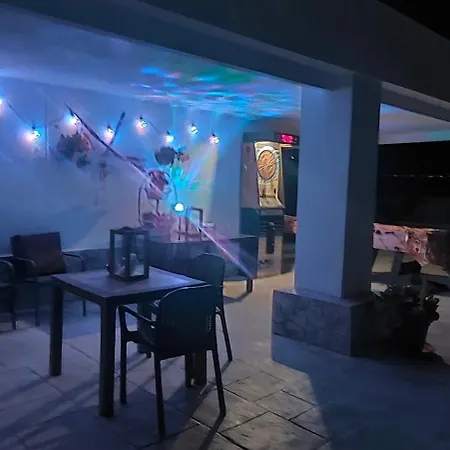 Villa Con Piscina Climatizada Y Barbacoa A 10 Km De Alicante Y Playas, 3000 M2 De Terreno *