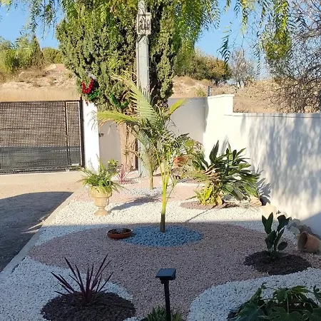 Con Piscina Climatizada Y Barbacoa A 10 Km De Alicante Y Playas, 3000 M2 De Terreno *