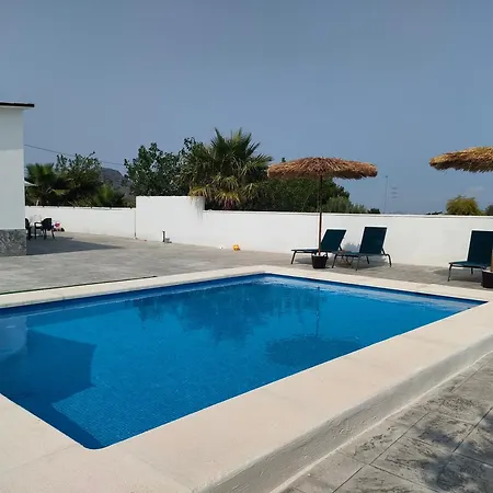 Con Piscina Climatizada Y Barbacoa A 10 Km De Alicante Y Playas, 3000 M2 De Terreno *