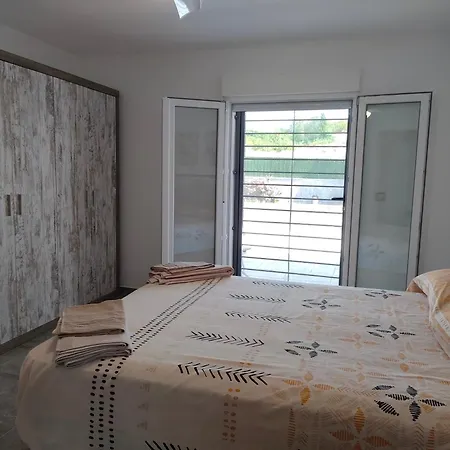Con Piscina Climatizada Y Barbacoa A 10 Km De Alicante Y Playas, 3000 M2 De Terreno Villa *