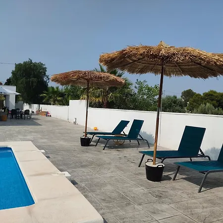 Con Piscina Climatizada Y Barbacoa A 10 Km De Alicante Y Playas, 3000 M2 De Terreno Villa