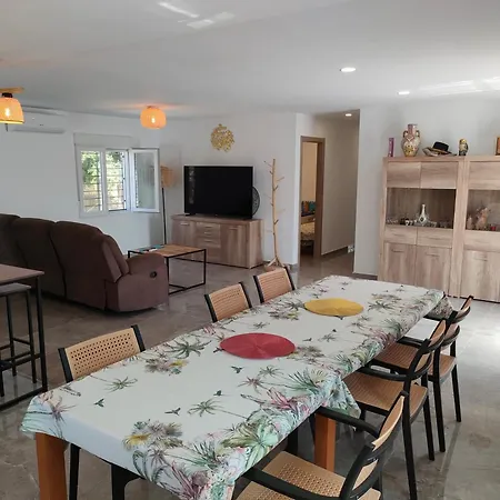 Con Piscina Climatizada Y Barbacoa A 10 Km De Alicante Y Playas, 3000 M2 De Terreno *