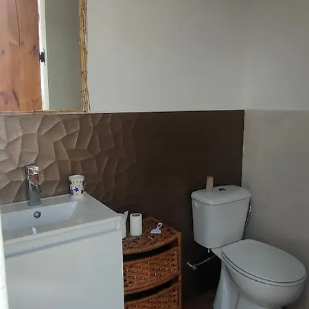 Con Piscina Climatizada Y Barbacoa A 10 Km De Alicante Y Playas, 3000 M2 De Terreno Villa