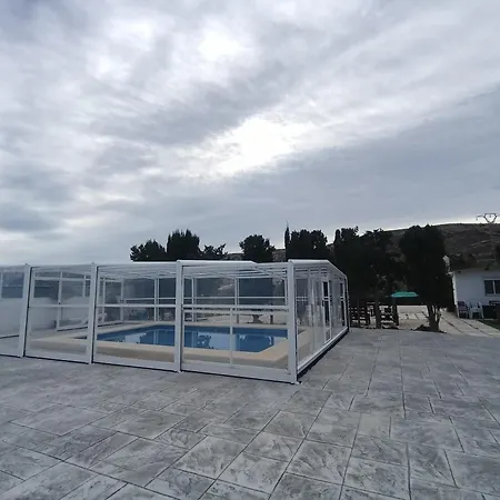 Villa Con Piscina Climatizada Y Barbacoa A 10 Km De Alicante Y Playas, 3000 M2 De Terreno